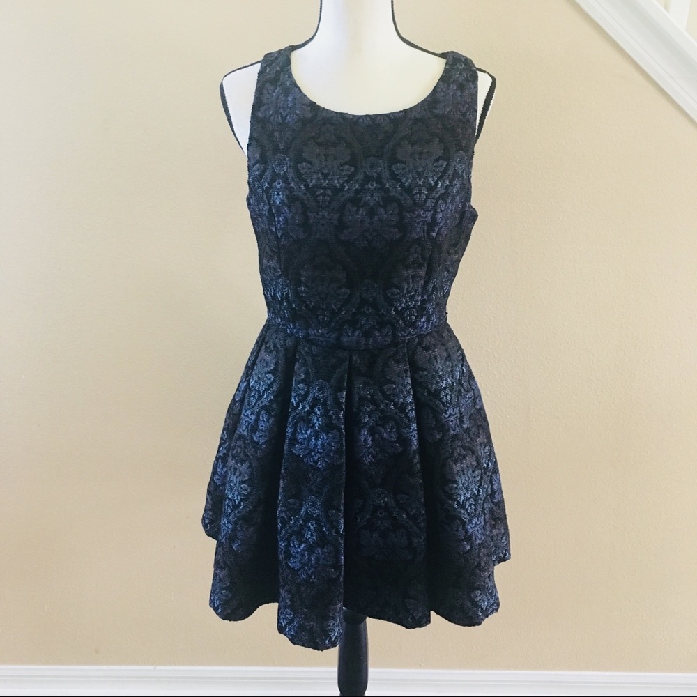 Romeo & Juliet Couture | Fit Flare Velvet Holiday